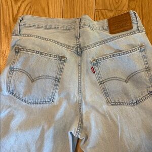 Levi's Women's Light Blue Relaxed Jeans